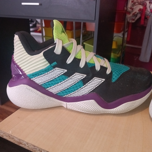 Shoes - Picture 7 of 8